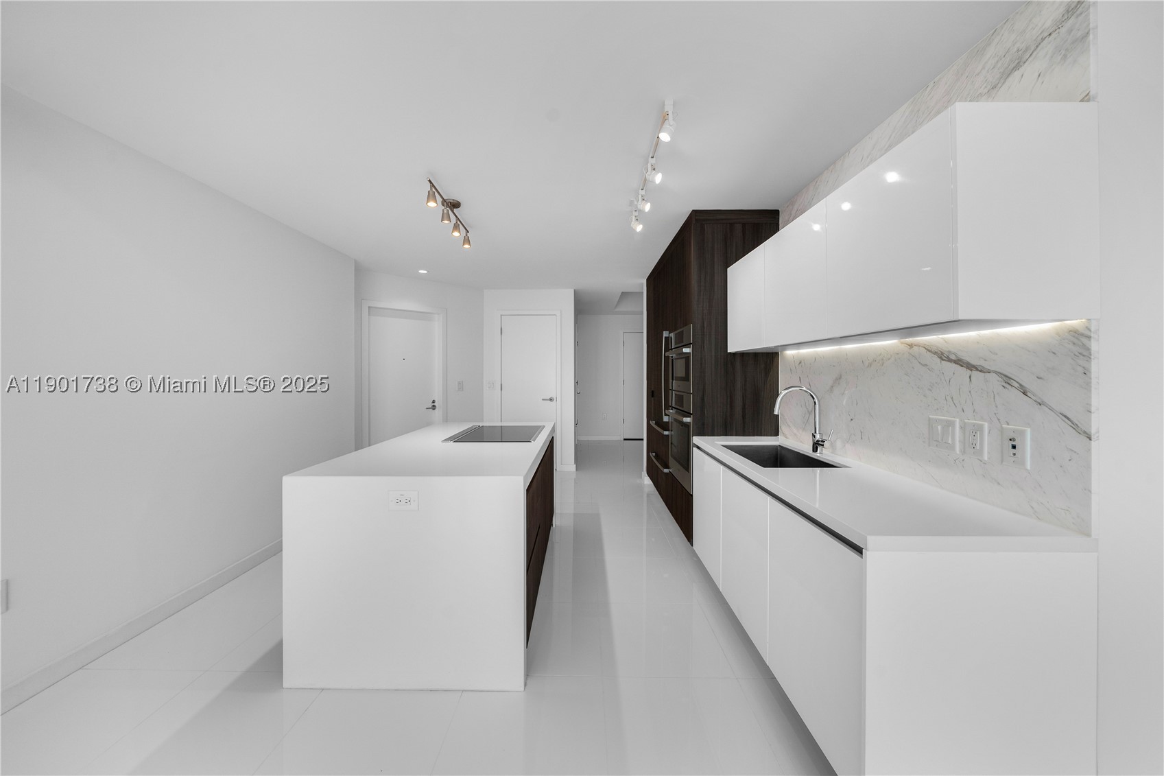 851 NE 1st Ave 2106 — photo