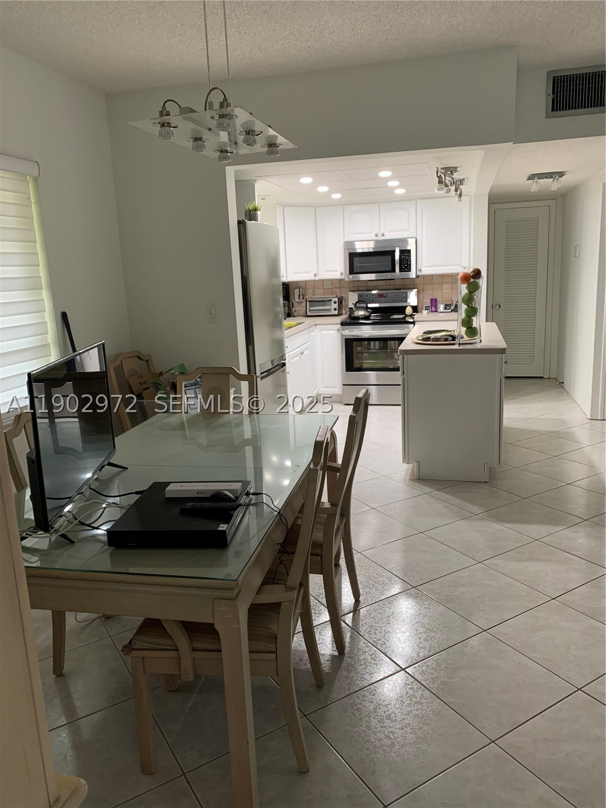 1501 Arthur St 1 — photo