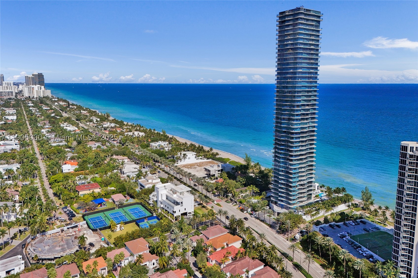 19575 Collins Ave 16 — photo