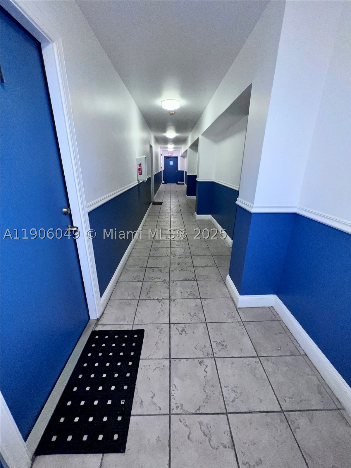 12290 NE 11th Ct 305 — photo