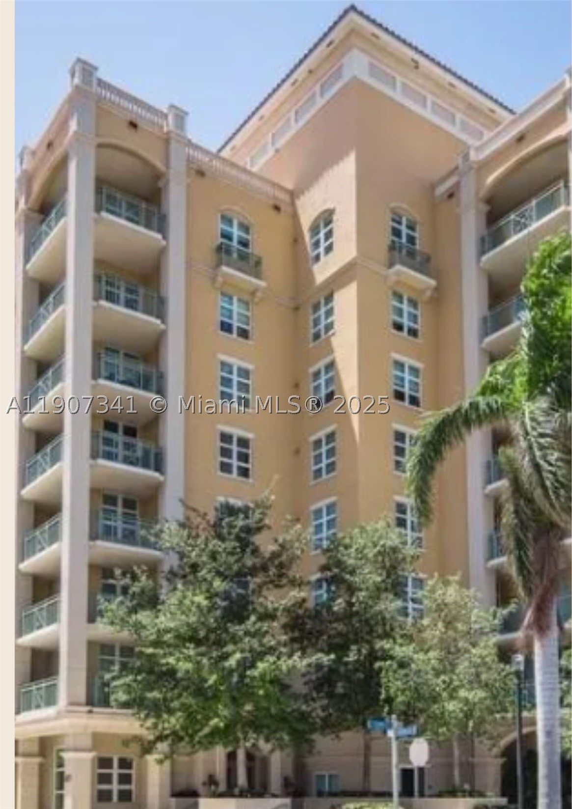 403 S Sapodilla Ave 104 — photo