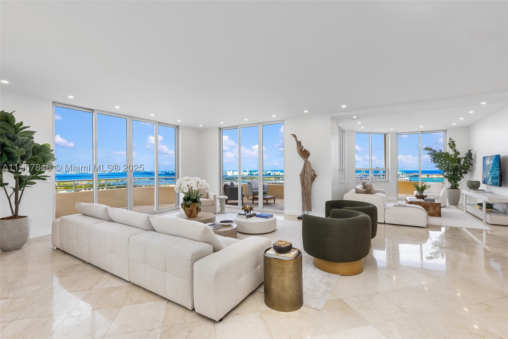 808 Brickell Key Dr 3901 — photo