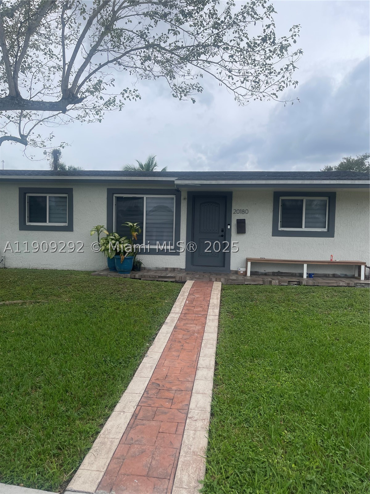20180 NW 14th Ct — photo
