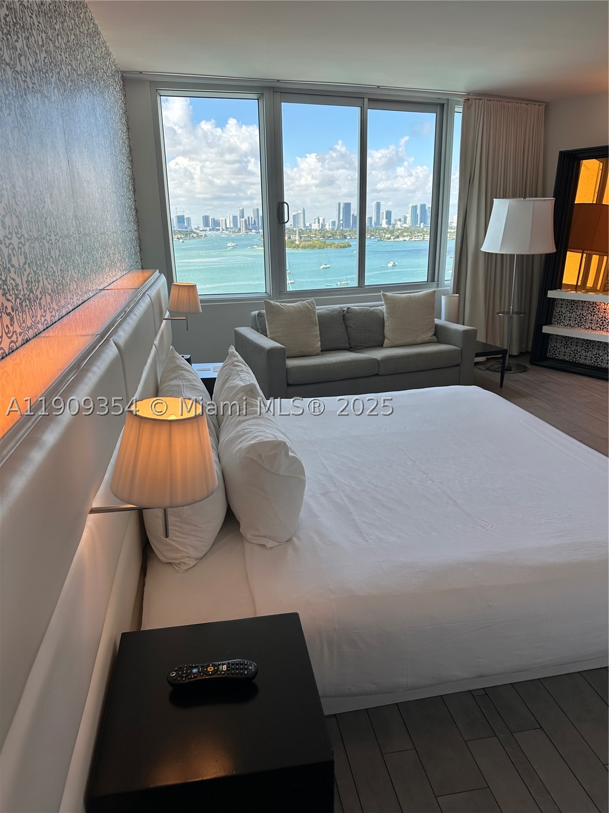 1100 West Ave 1206 — photo