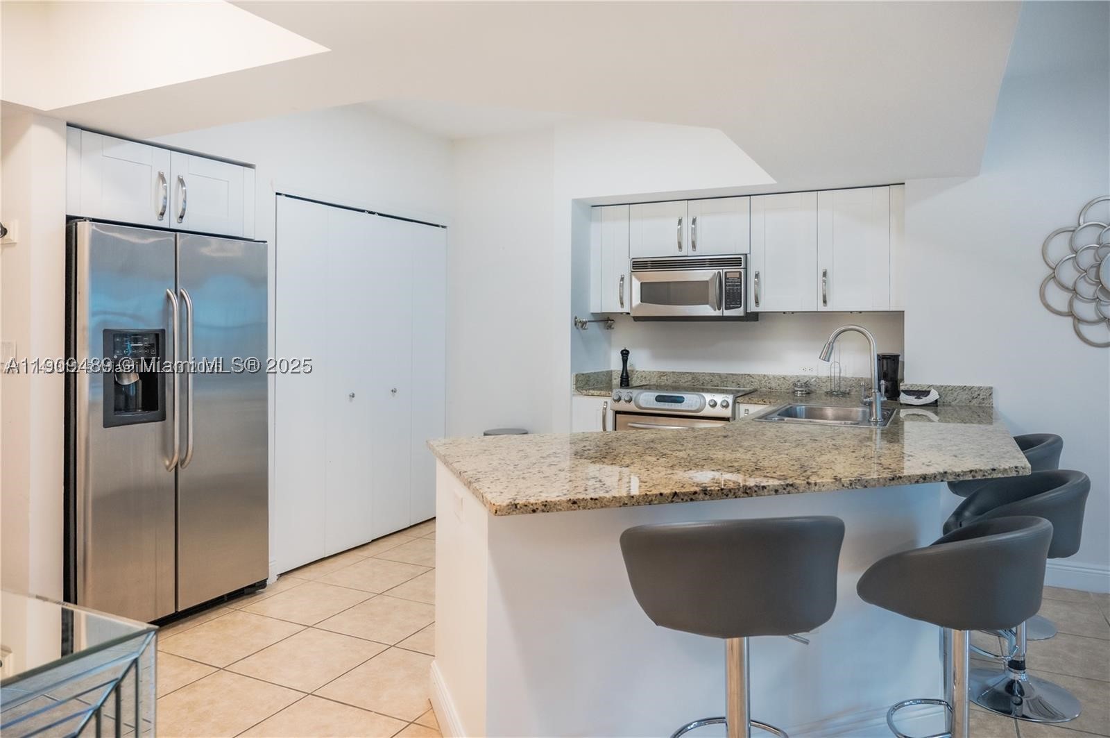 19900 E Country Club Dr 318 — photo