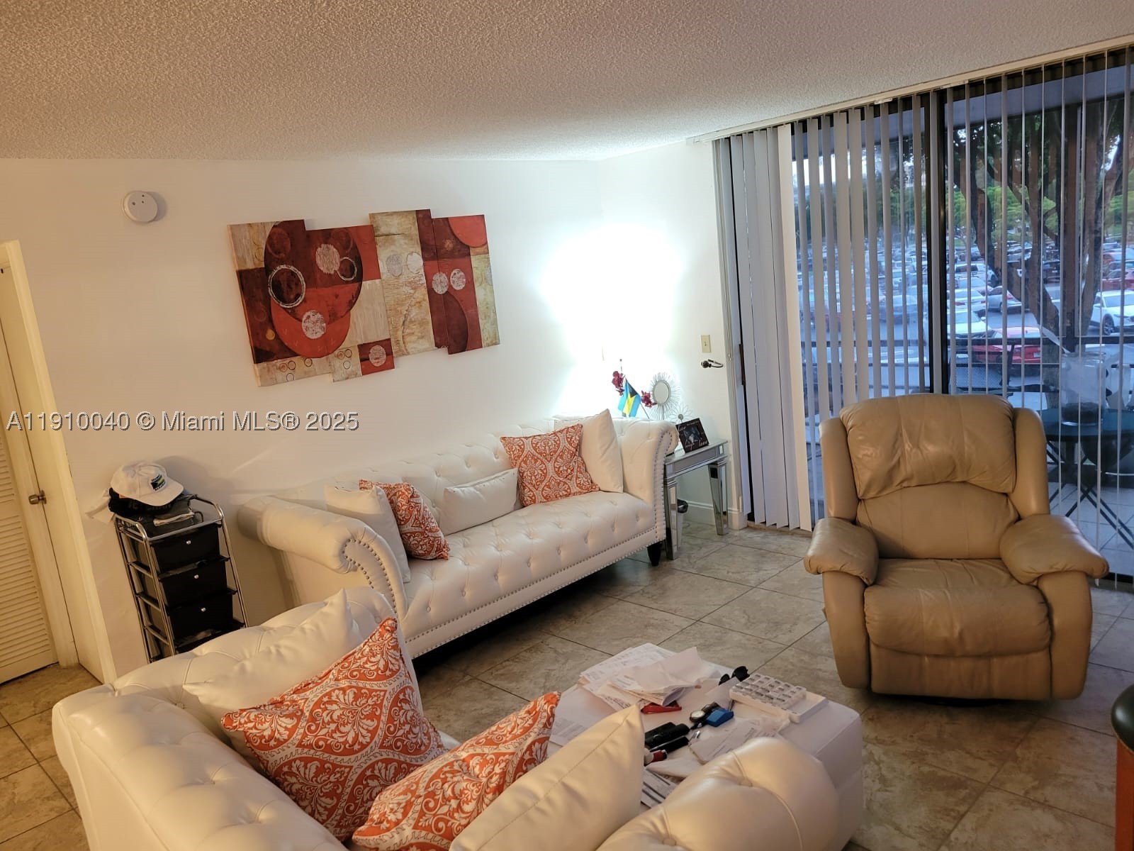 1400 Saint Charles Pl 215 — photo