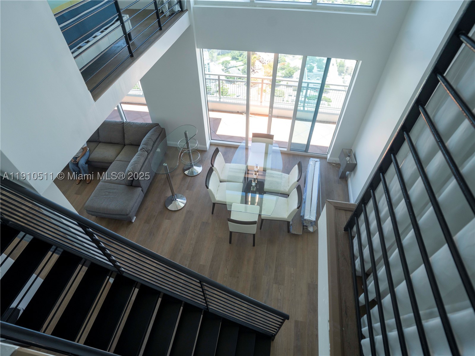 60 SW 13th St 4805 — photo