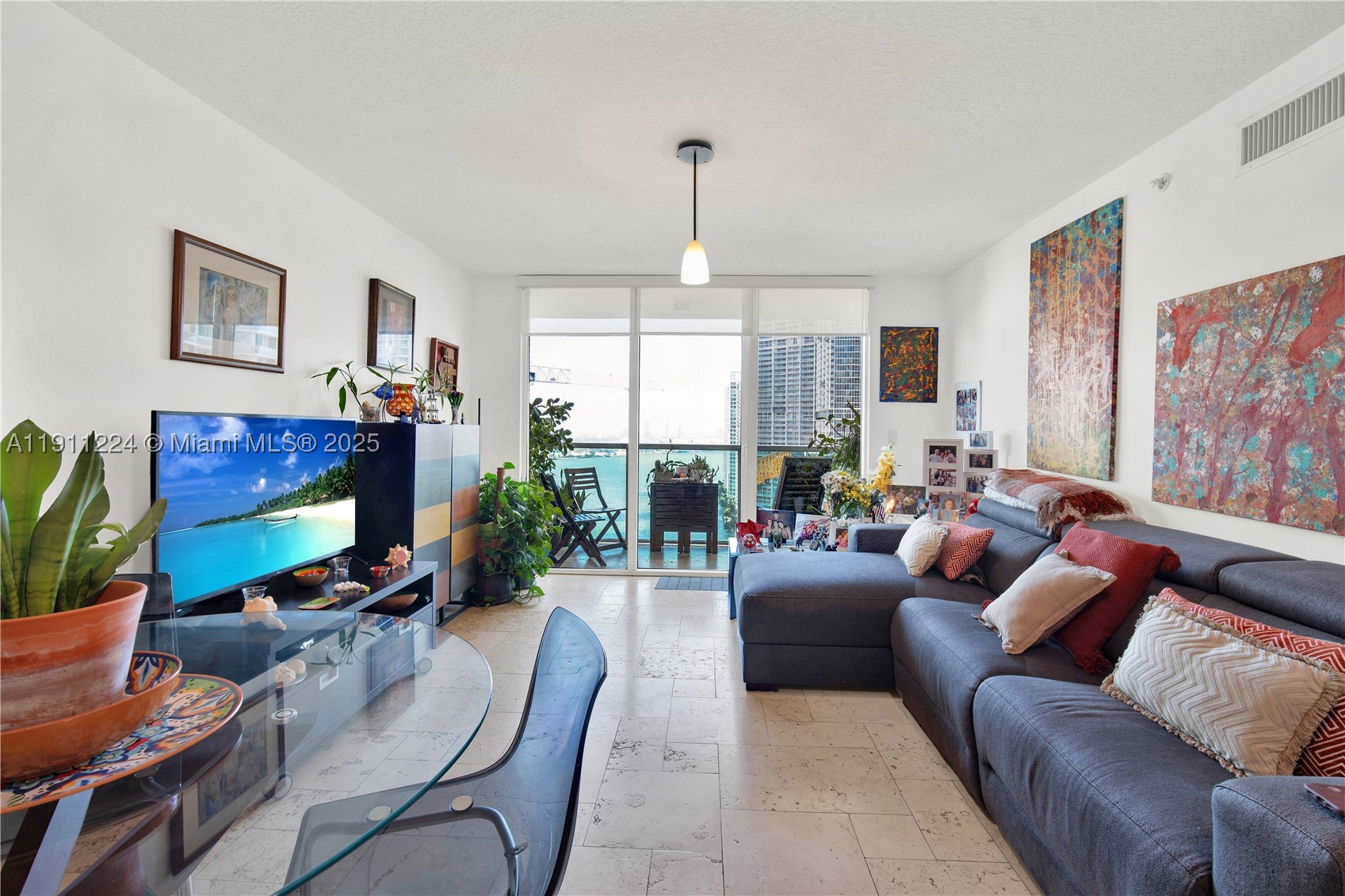 31 SE 5th St 2910 — photo