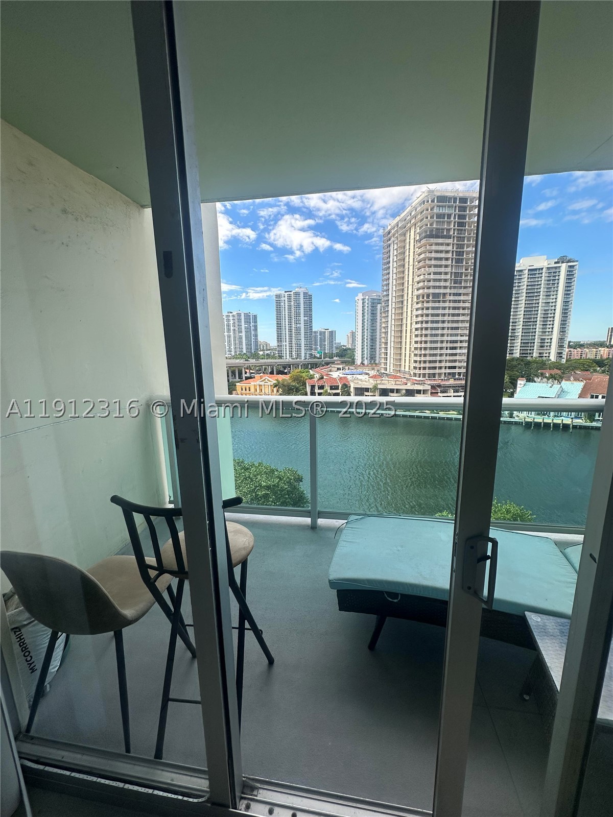 19390 Collins Ave 1019 — photo