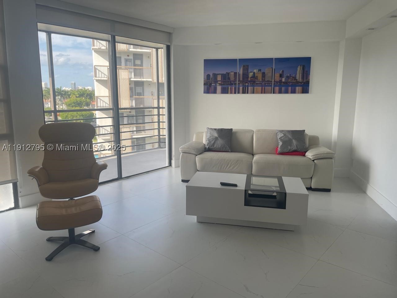 20400 W Country Club Dr 615 — photo