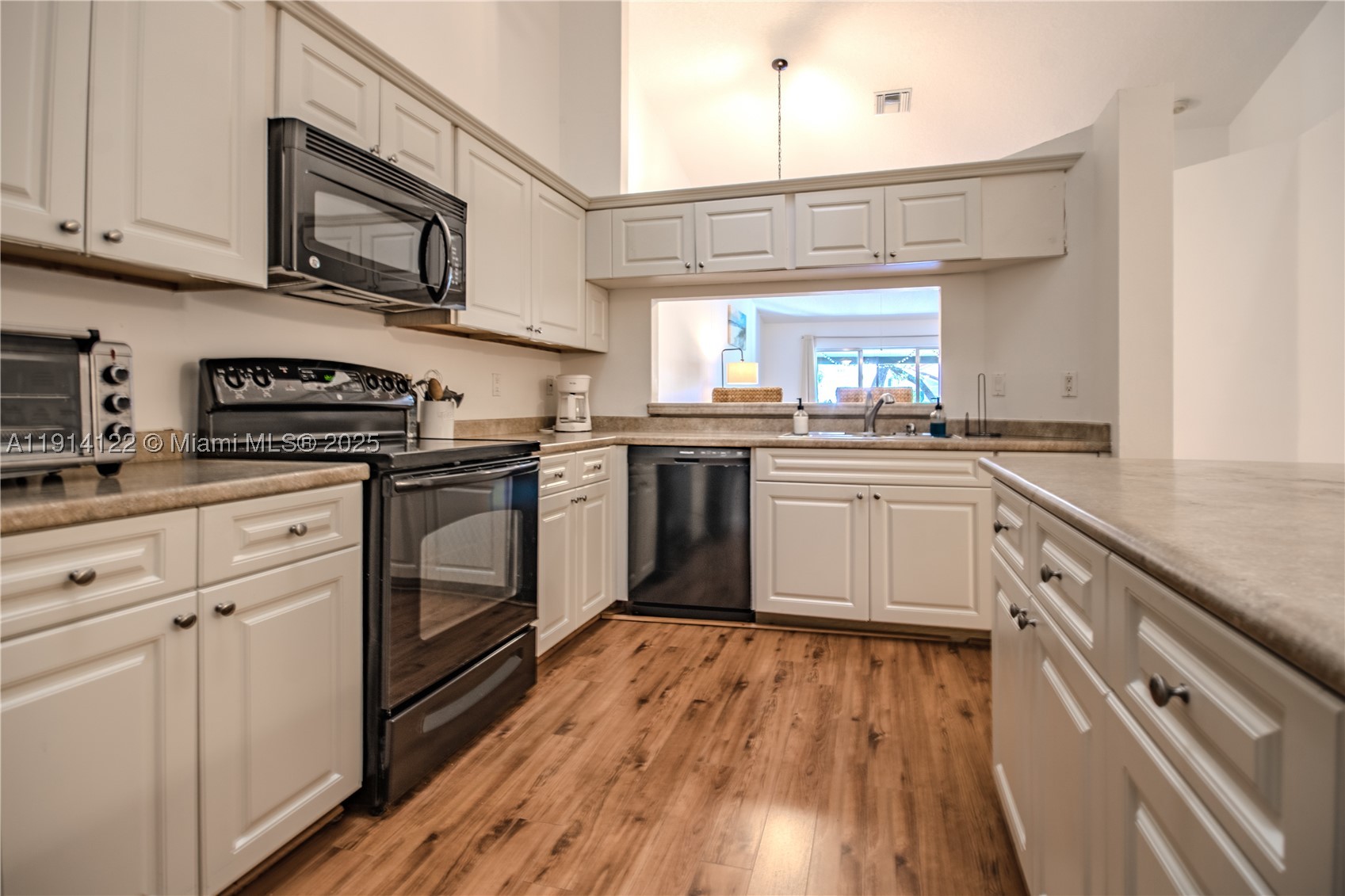 7652 S Pinewalk Dr S 139 — photo