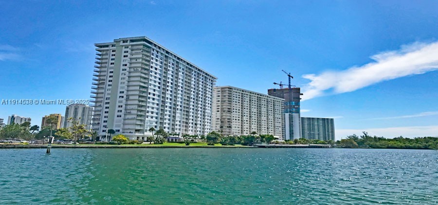 500 Bayview Dr 125 — photo