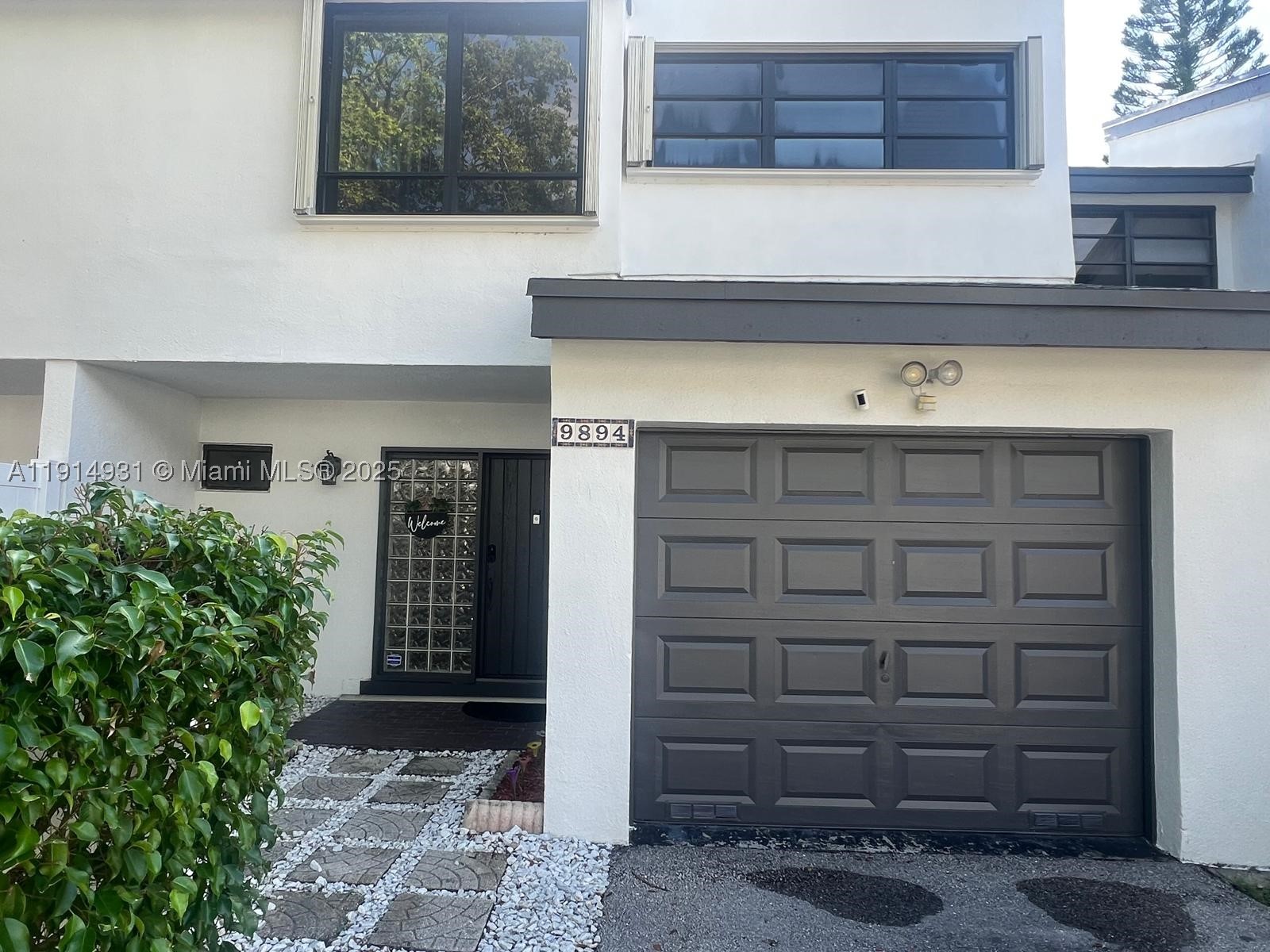 9894 Fairway Cove Ln — photo