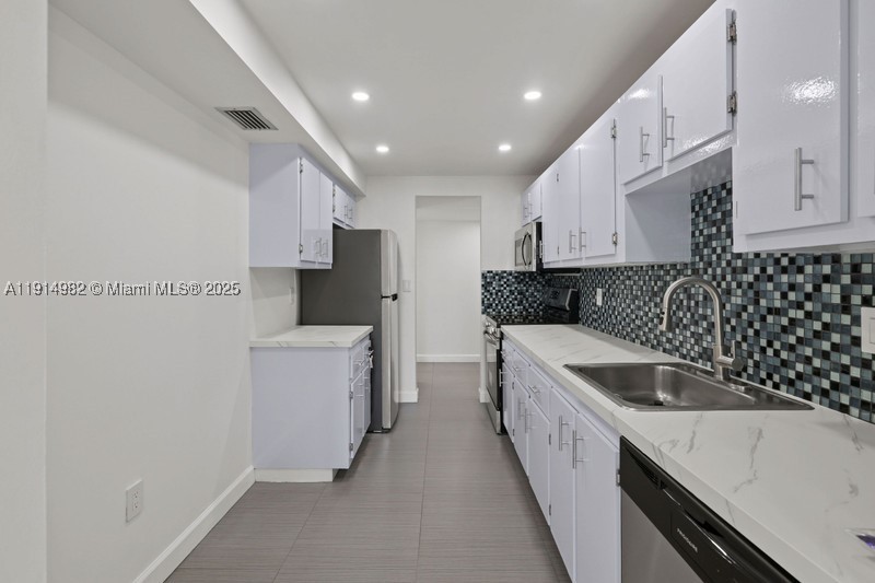4174 Inverrary Dr 902 — photo