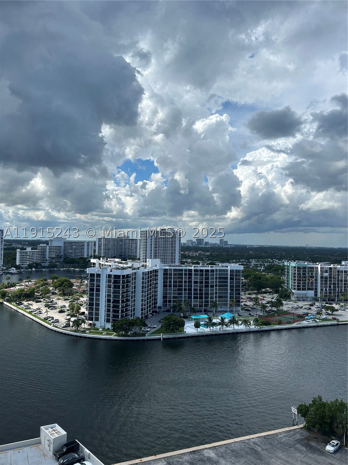 3800 S Ocean Dr 1823 — photo