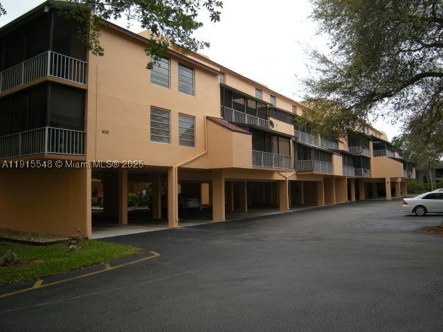 400 Commodore Dr 108 — photo