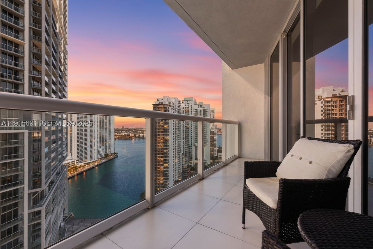 495 Brickell Ave 2206 — photo