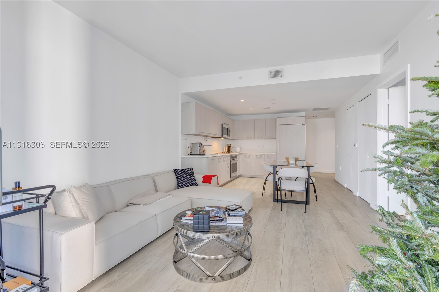 55 SW 9th St 2610 — photo