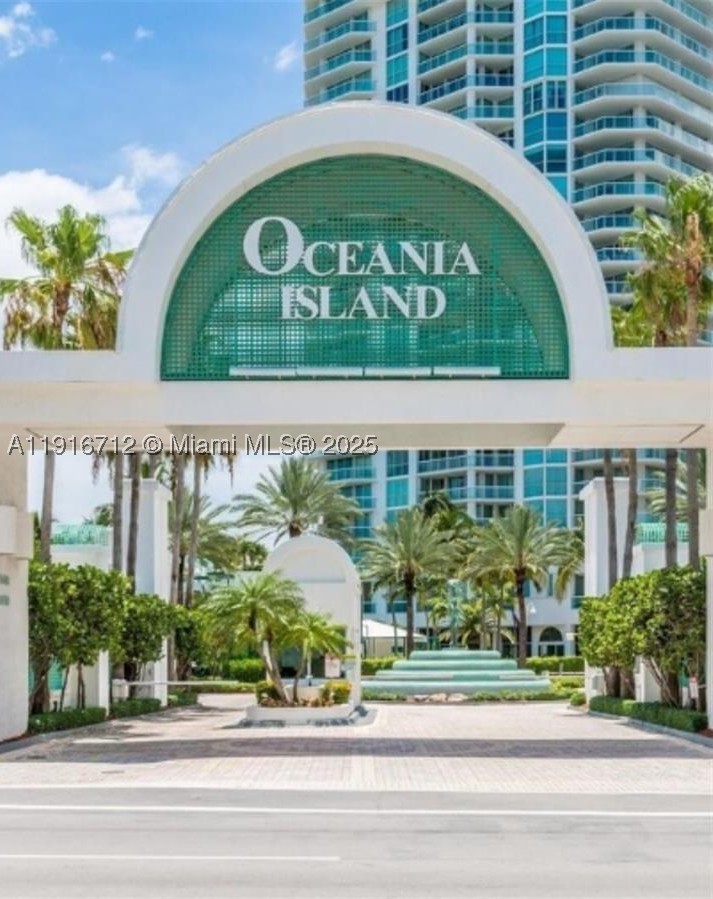 16400 Collins Ave 1246 — photo