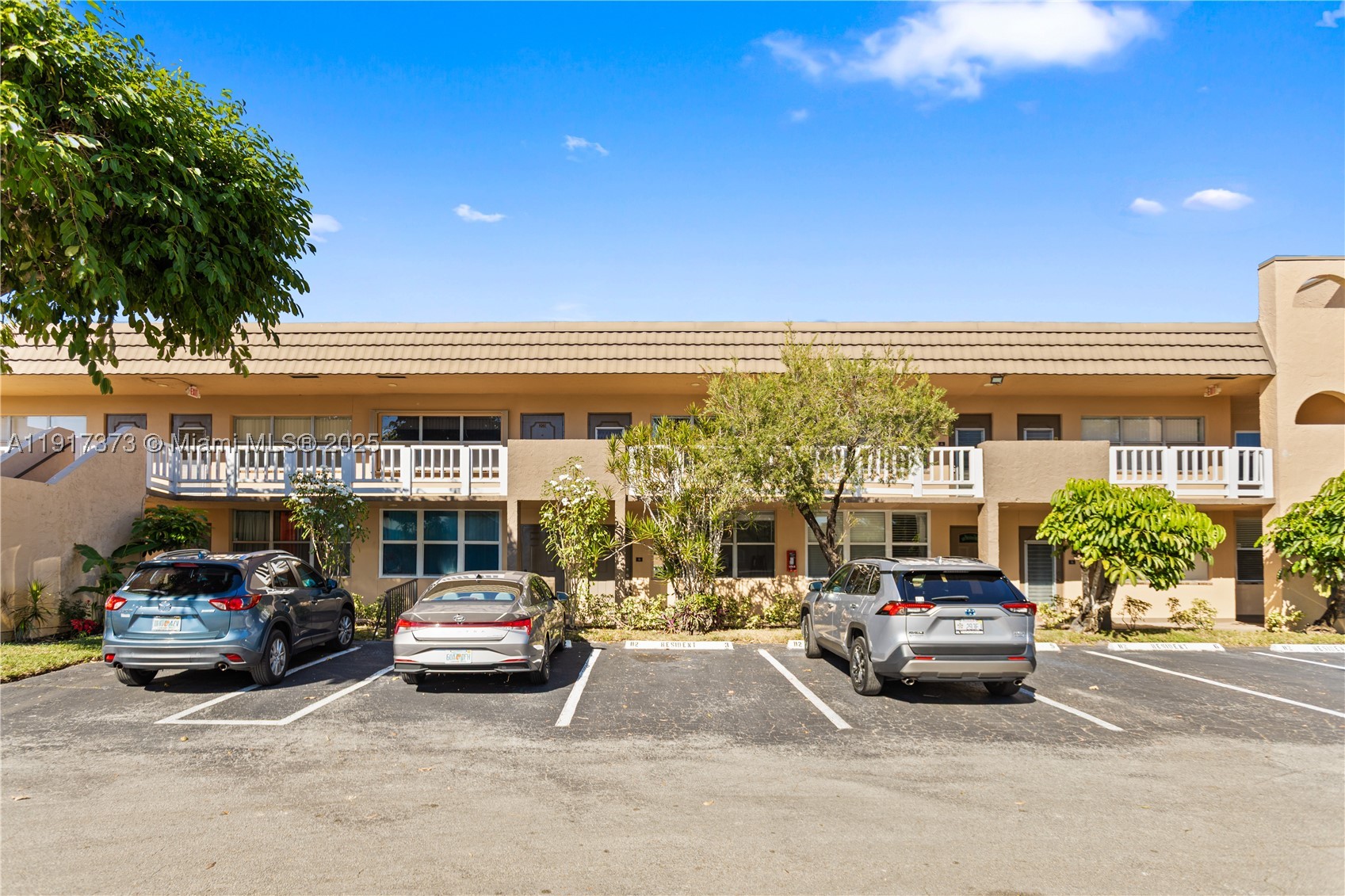 9121 Sunrise Lakes Blvd 104 — photo