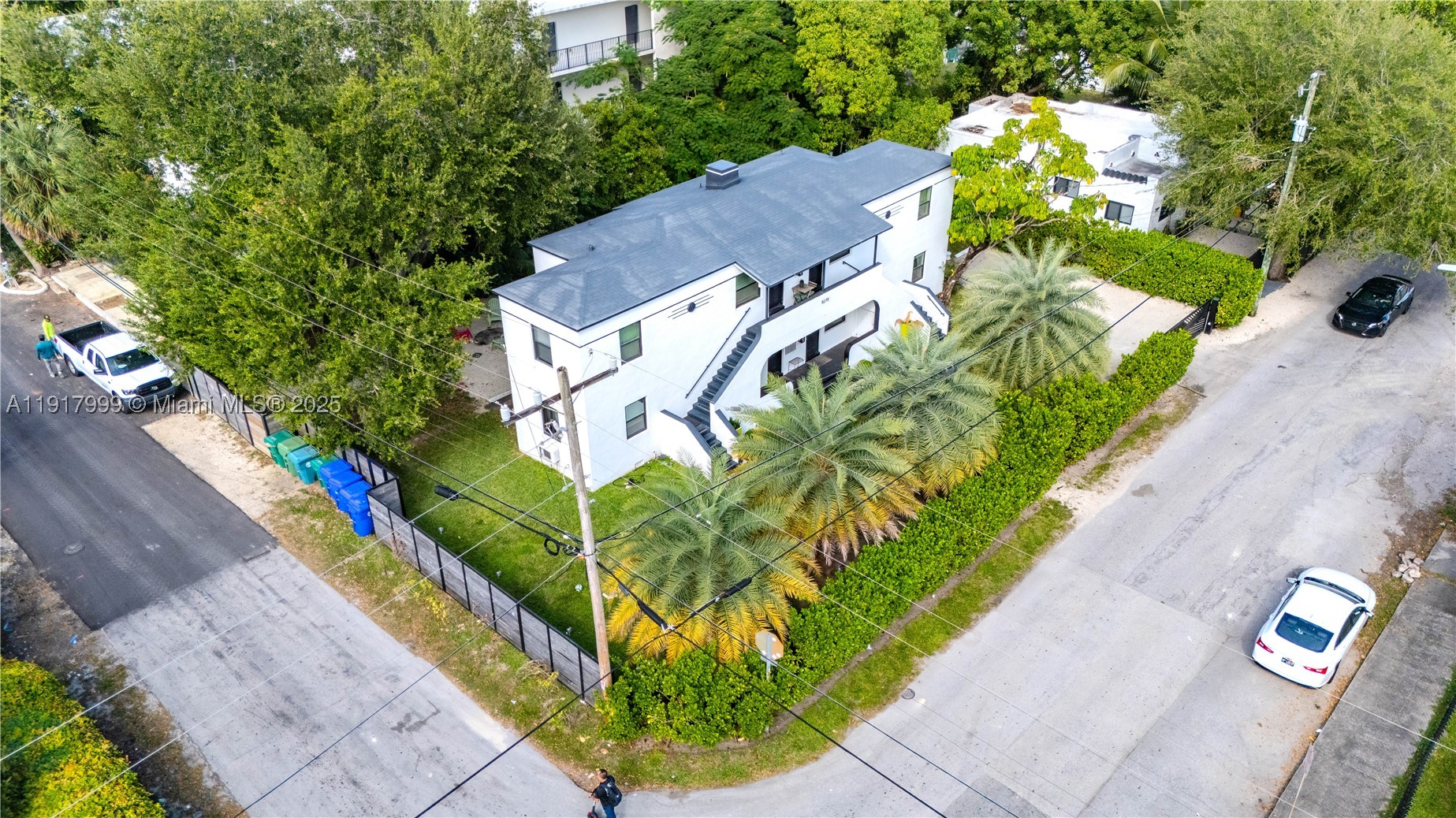 8270 NE 1st Pl — photo