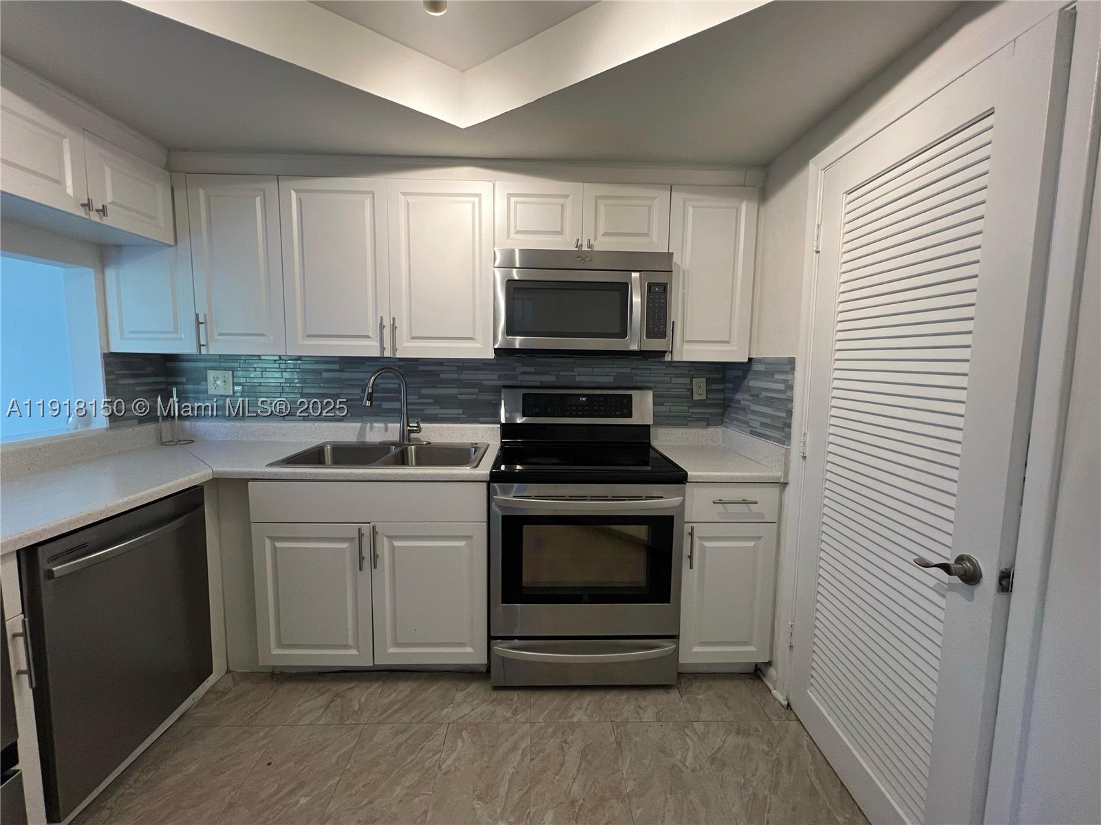 721 SE 1st Way B18 — photo