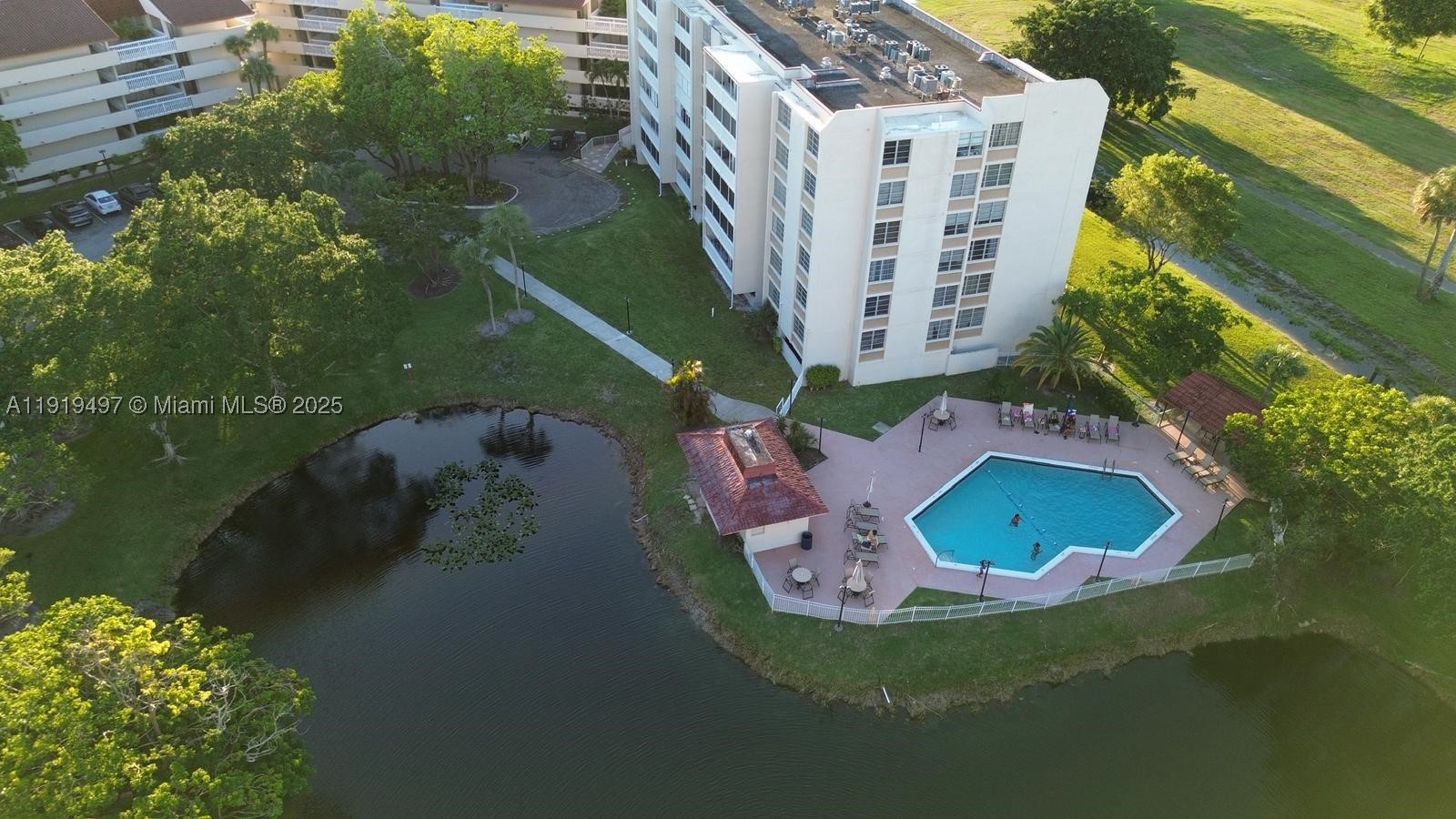 7051 Environ Blvd 436 — photo