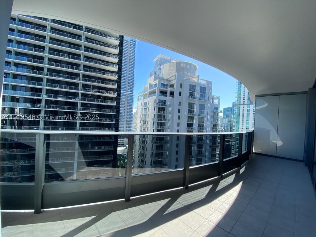 1000 Brickell Plz 3207 — photo