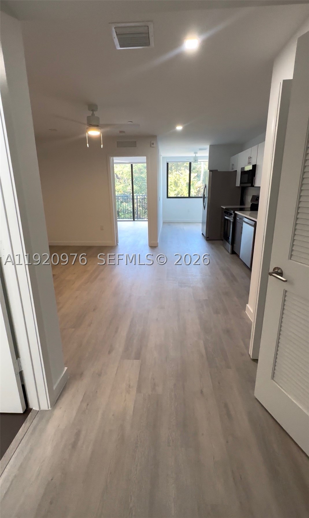 20 NE 19th Ave 302 — photo