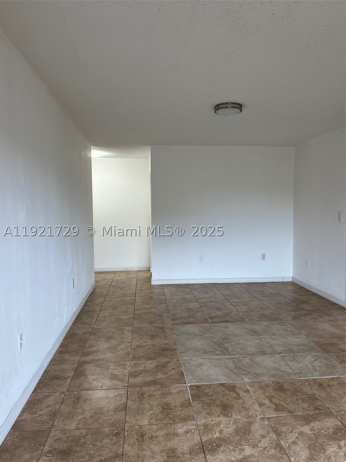 13500 NE 3rd Ct 402 — photo