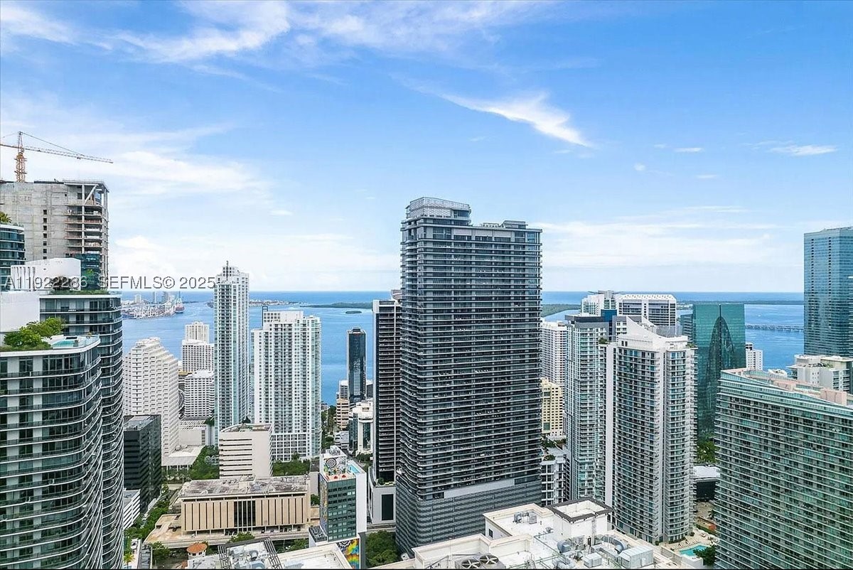1000 Brickell Plz 3211 — photo