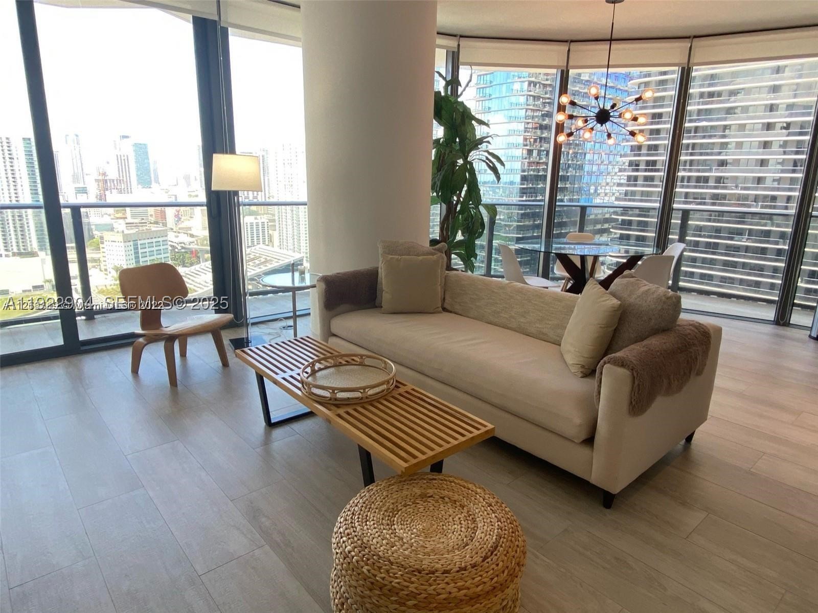 55 SW 9th St 3001 — photo