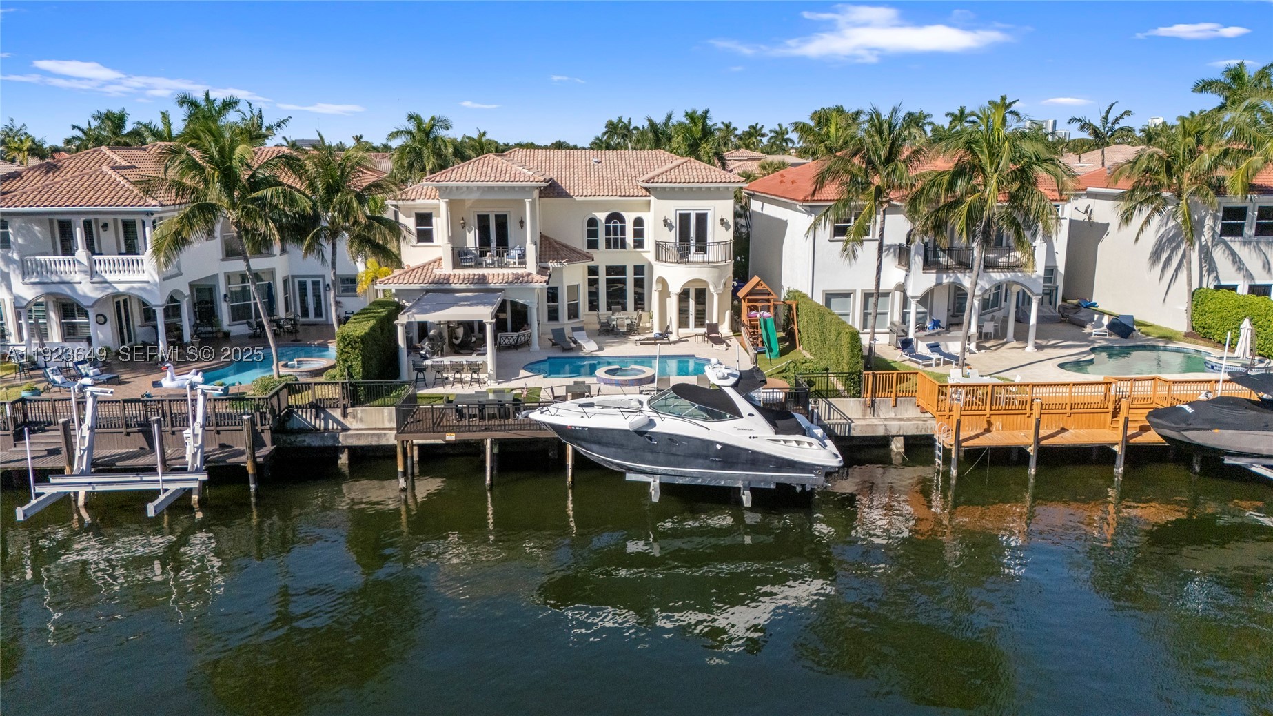 1555 Windjammer Way — photo