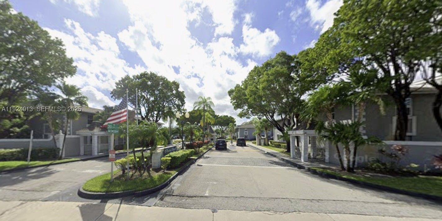 464 NE 210th Cir Ter 102-10a — photo
