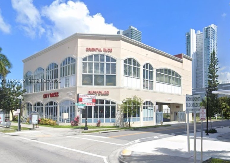 2801 Biscayne Blvd — photo