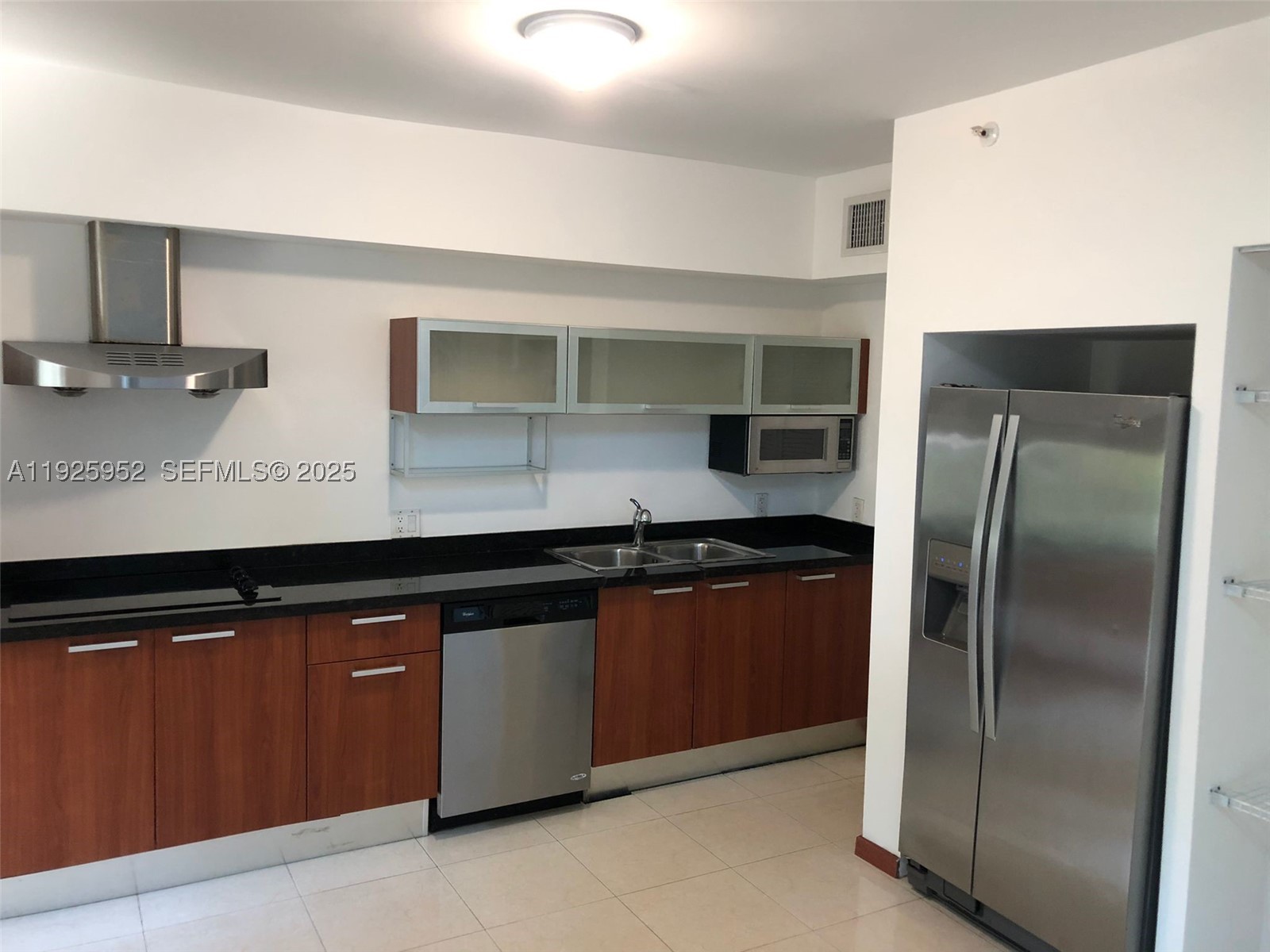 1650 Brickell Ave 111 — photo