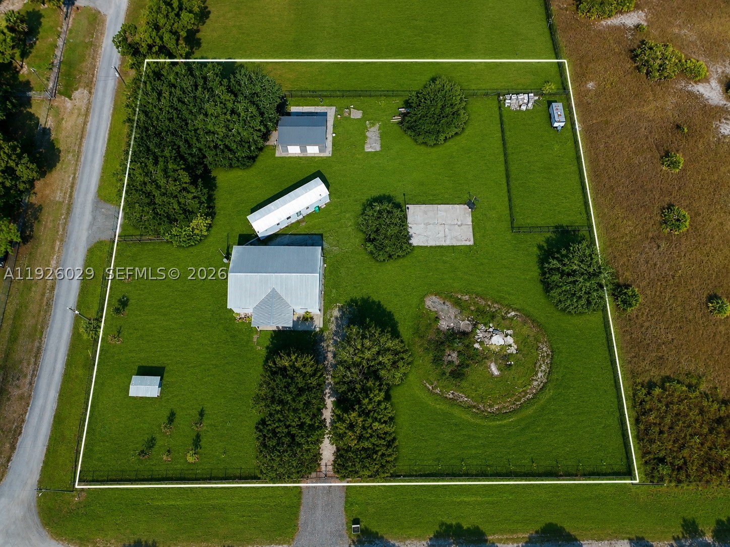 527 Perimeter Road, Clewiston, FL 33440 — photo 2
