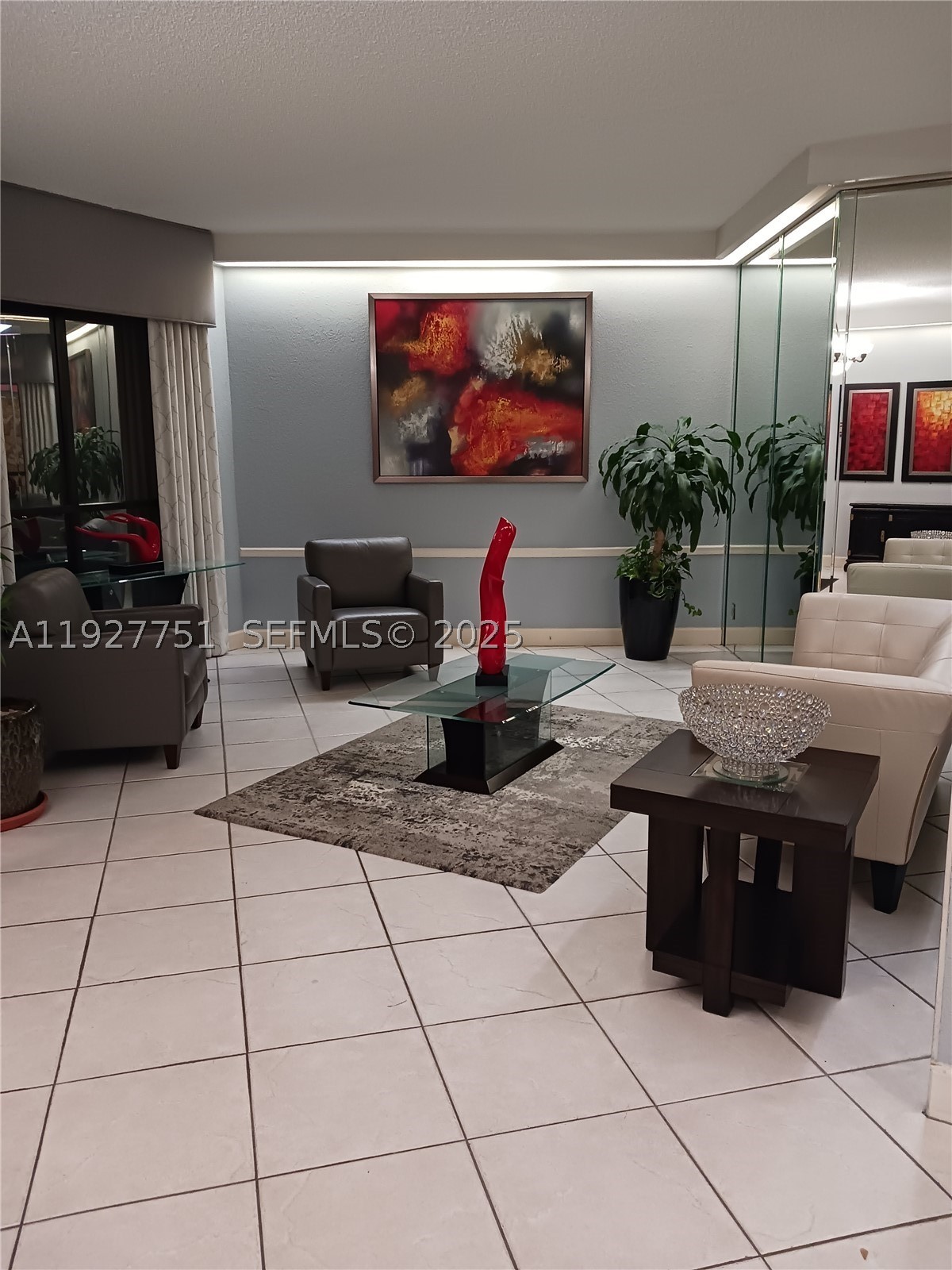 1000 Saint Charles Pl L2 — photo