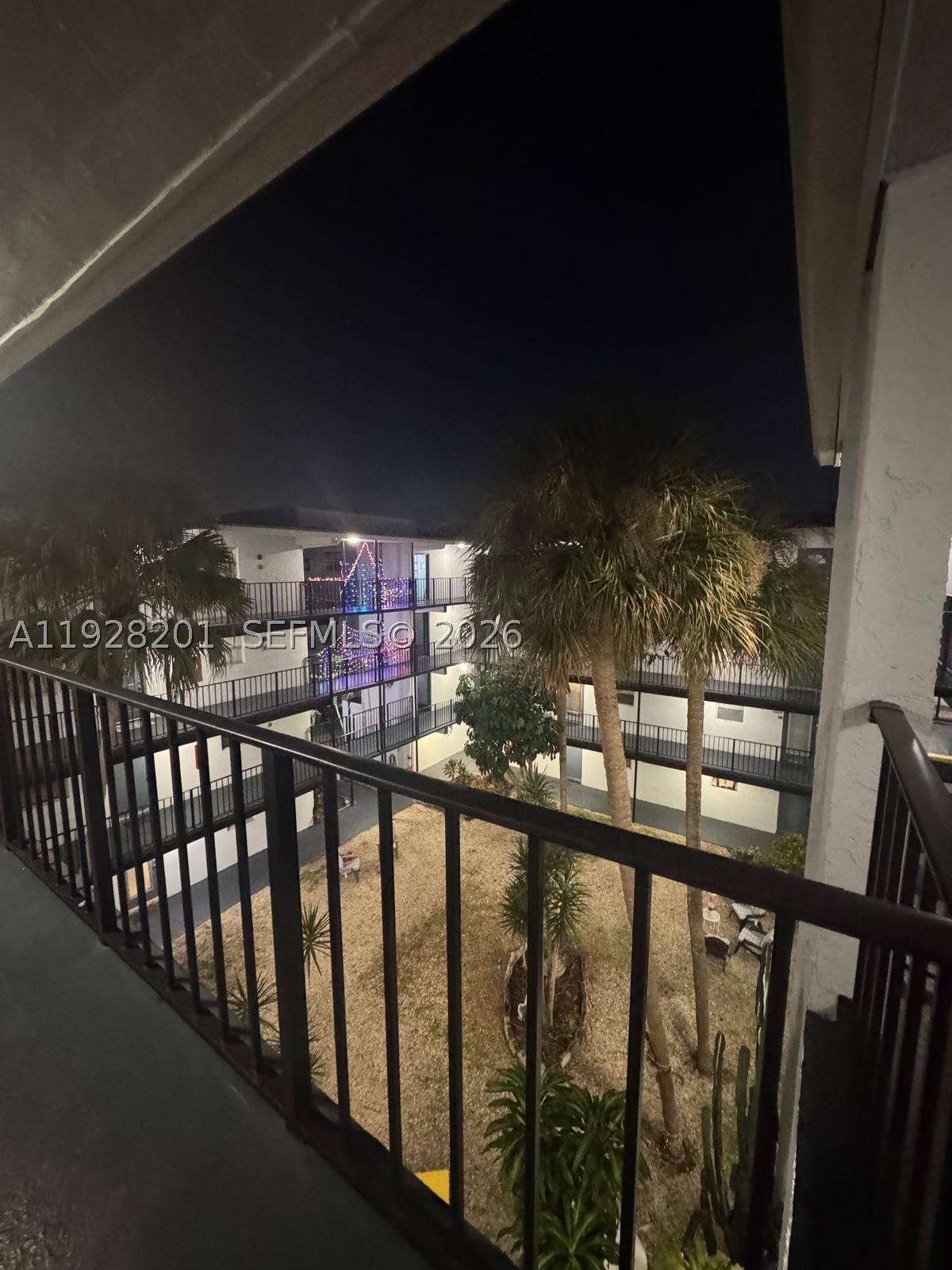 2800 Someset Dr 404 — photo