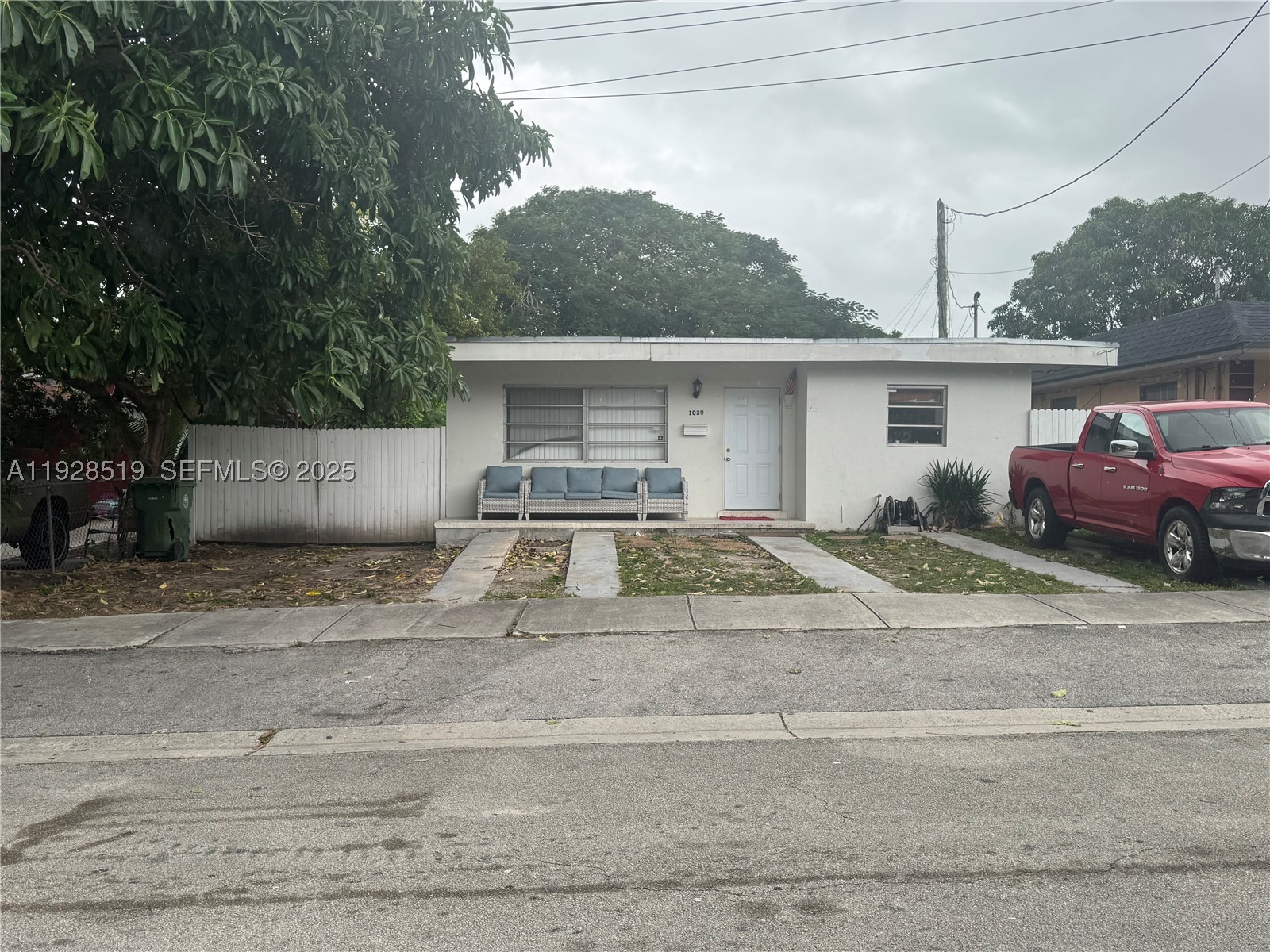 1032 SW 10th Street — photo
