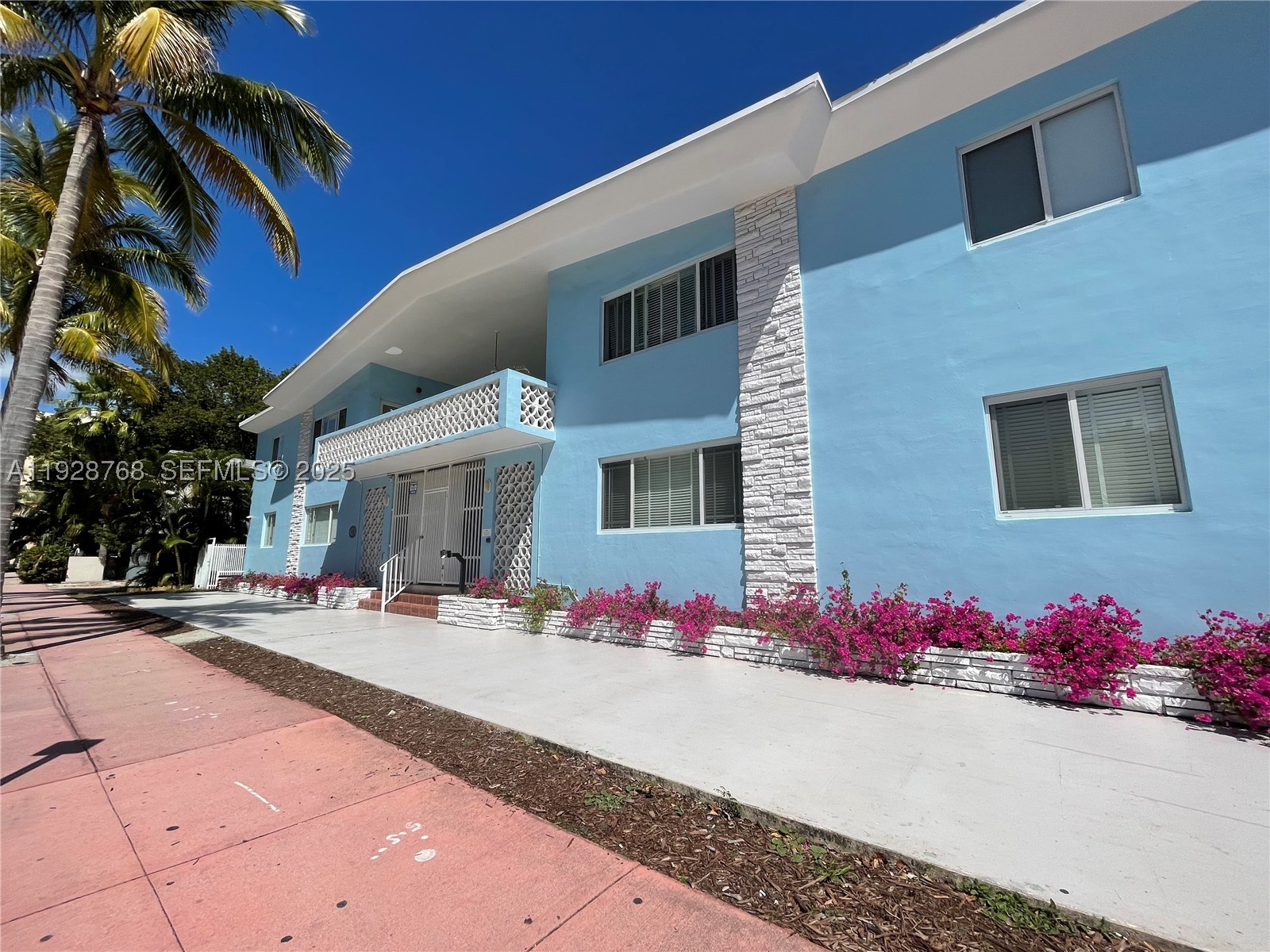 401 Collins Ave 21 — photo