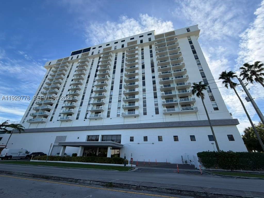 13499 Biscayne Blvd 1206 — photo