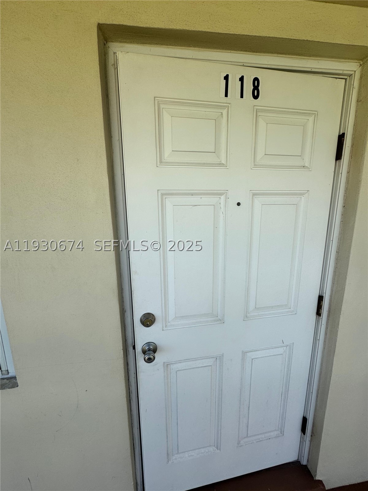118 E Salisbury E 118 — photo