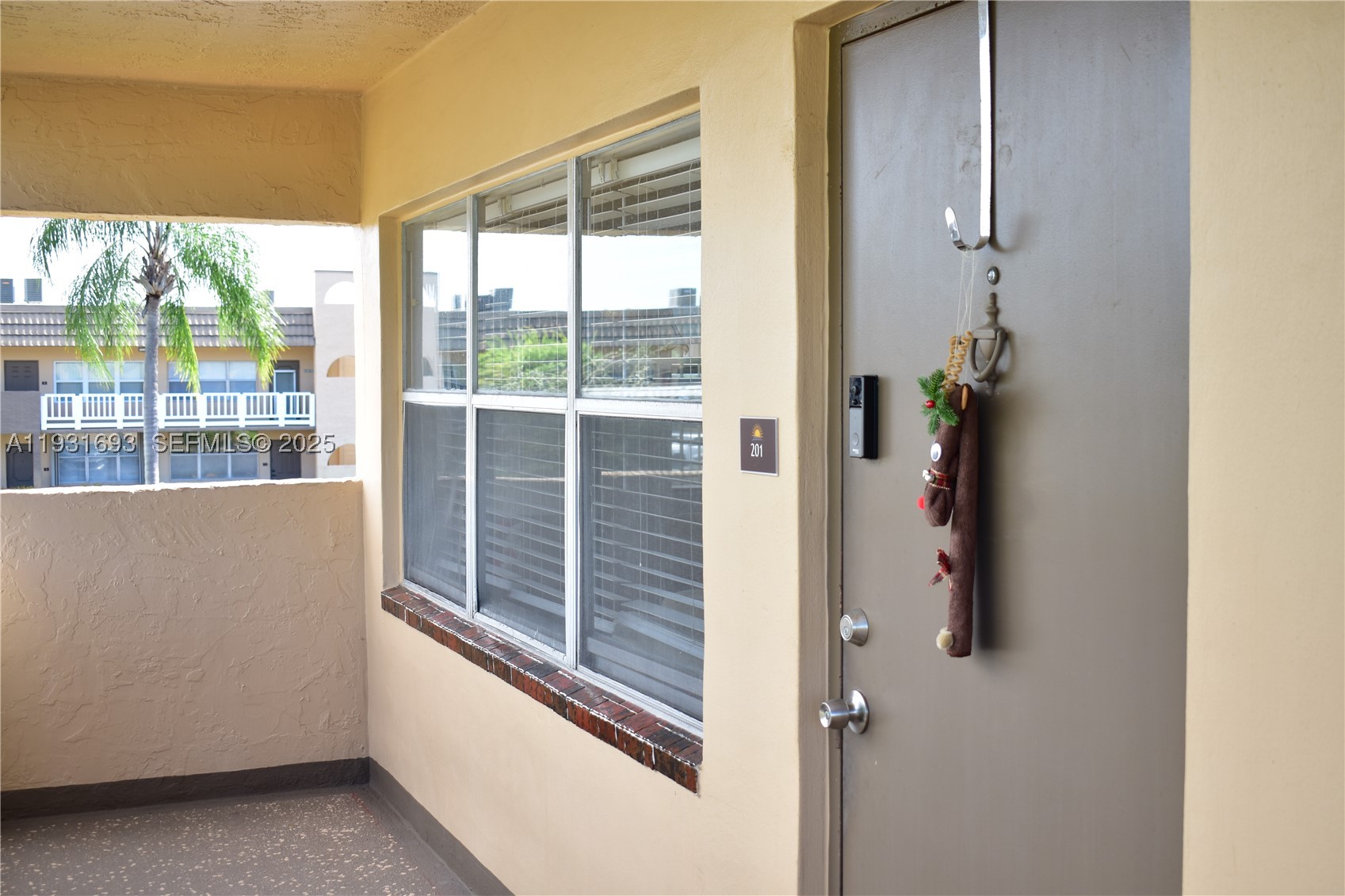9141 Sunrise Lakes Blvd 201 — photo