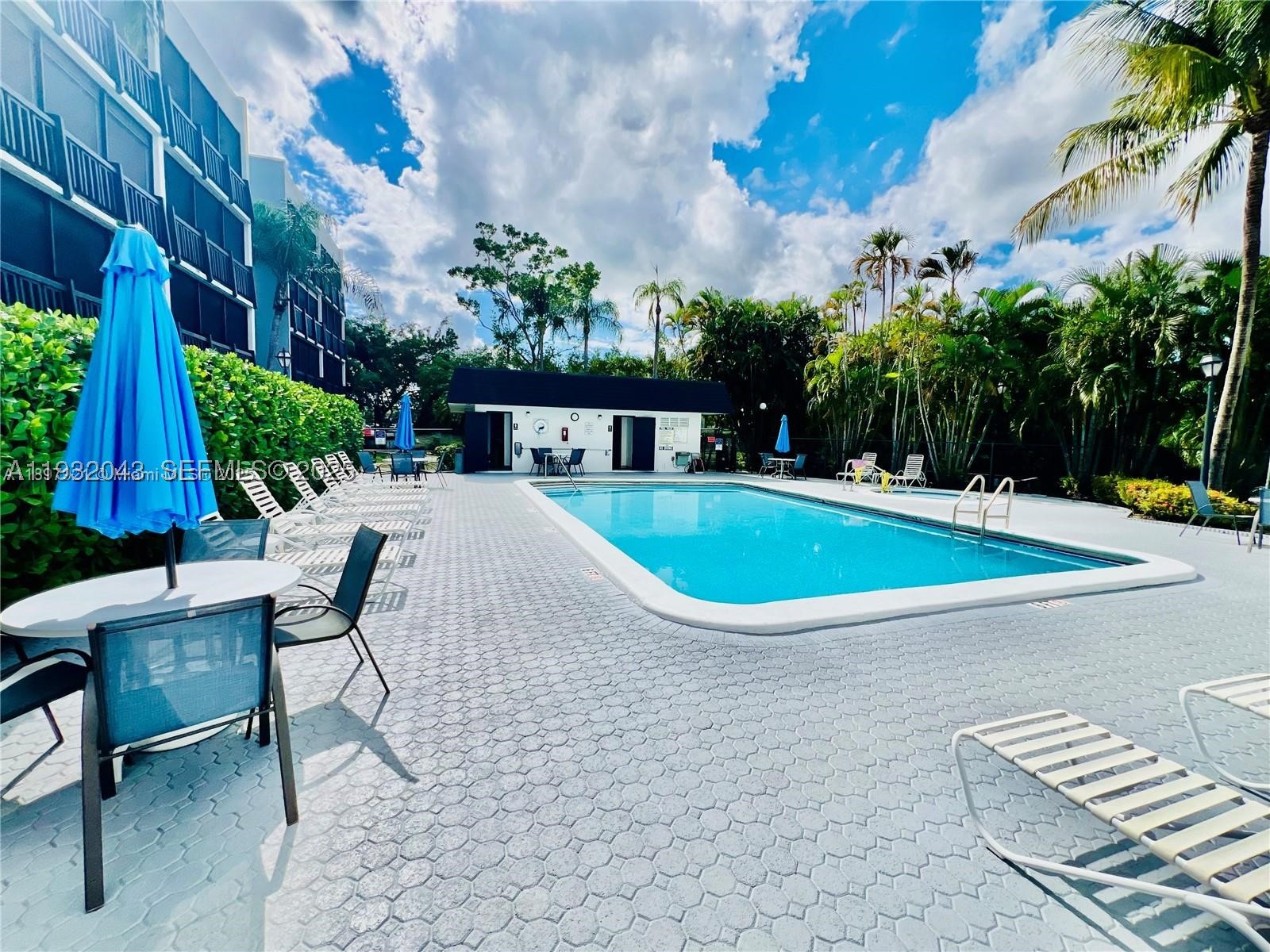 1021 Mockingbird Ln 215 — photo
