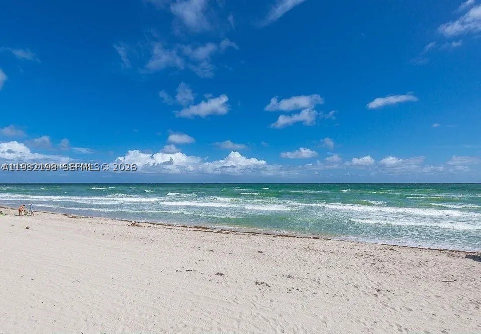 3725 S Ocean Dr 508 — photo