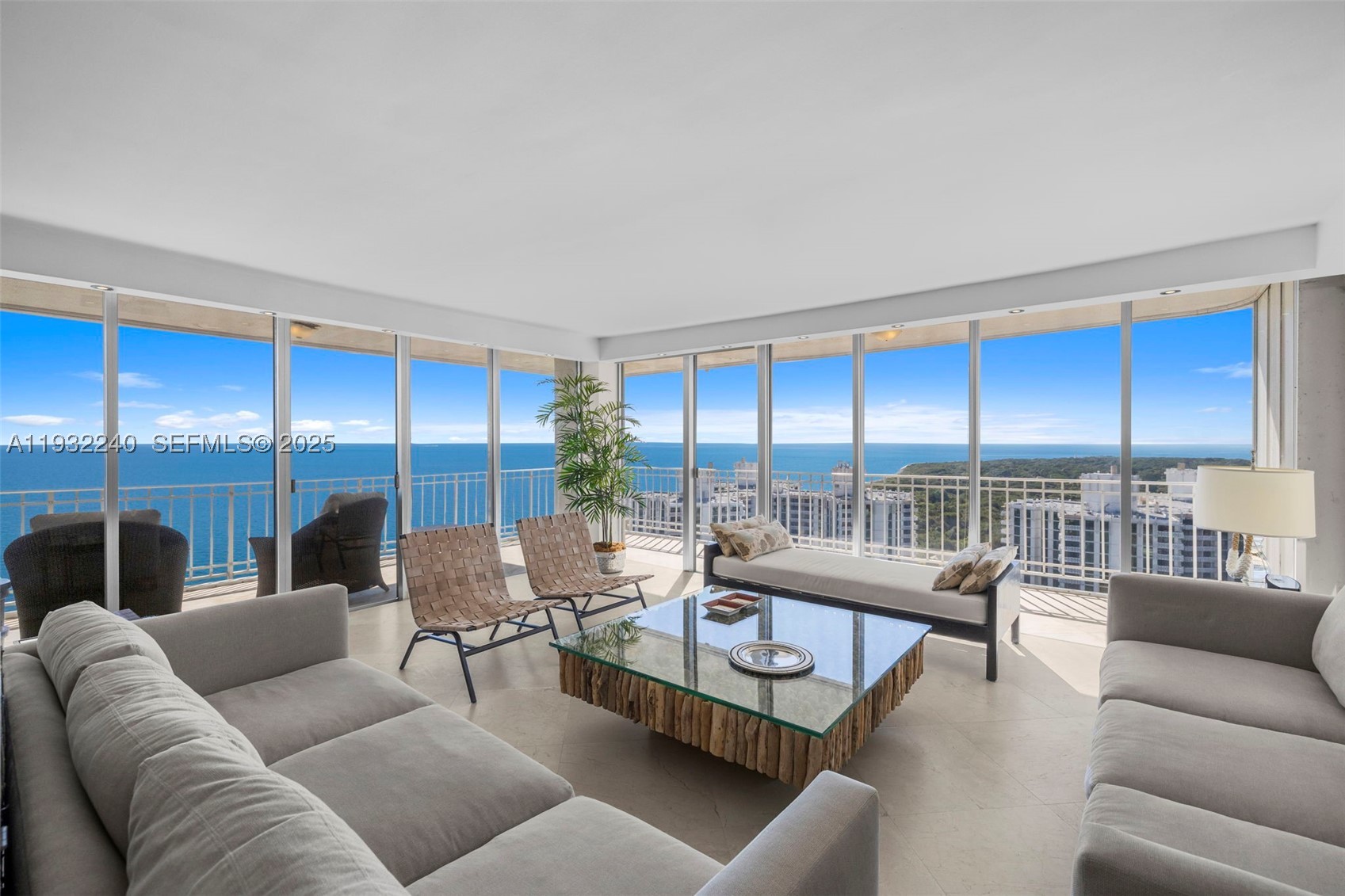 881 Ocean Dr 20a — photo
