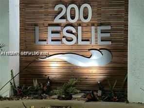 200 Leslie Dr 303 — photo