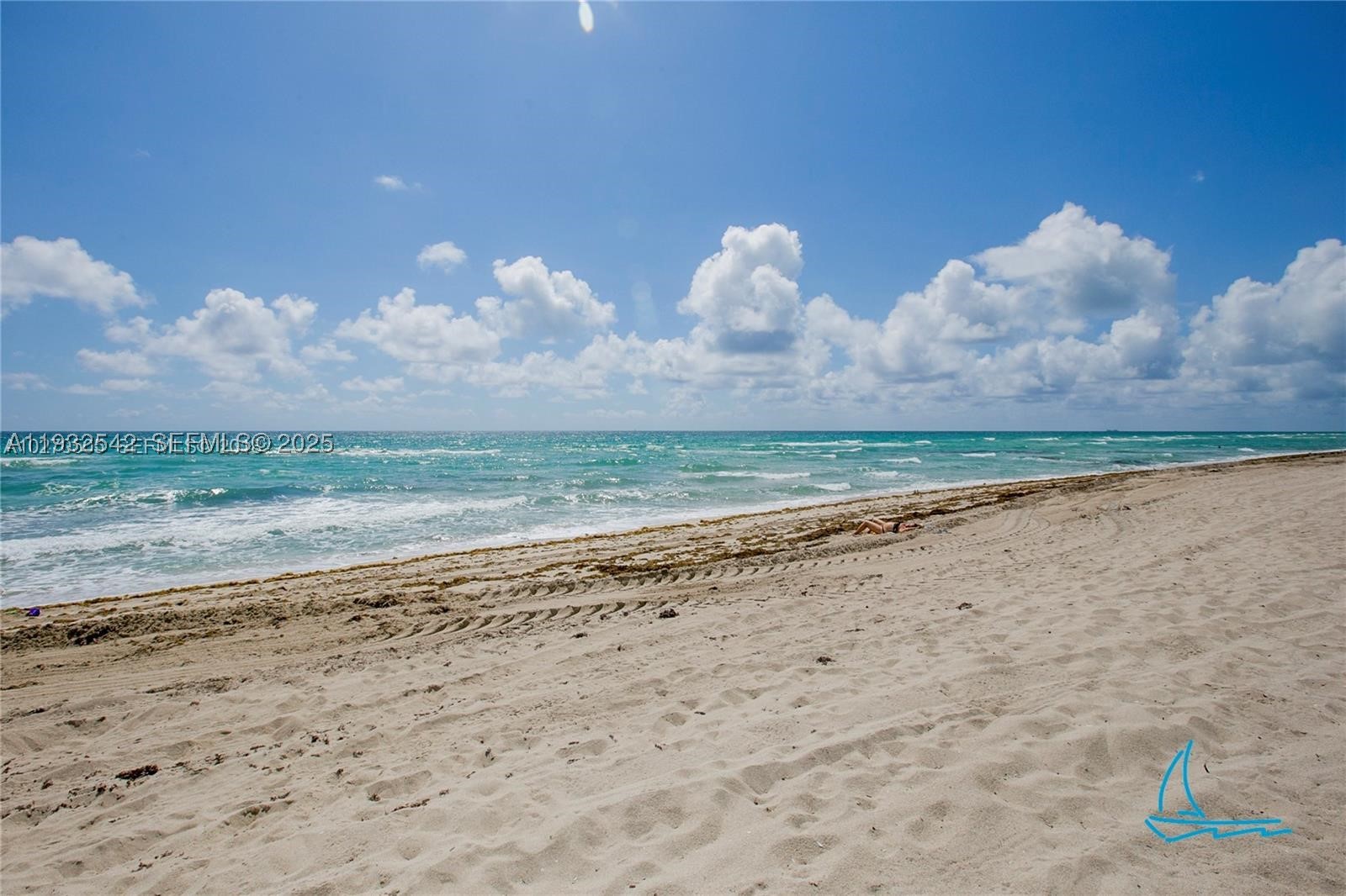 8877 Collins Ave 805 — photo