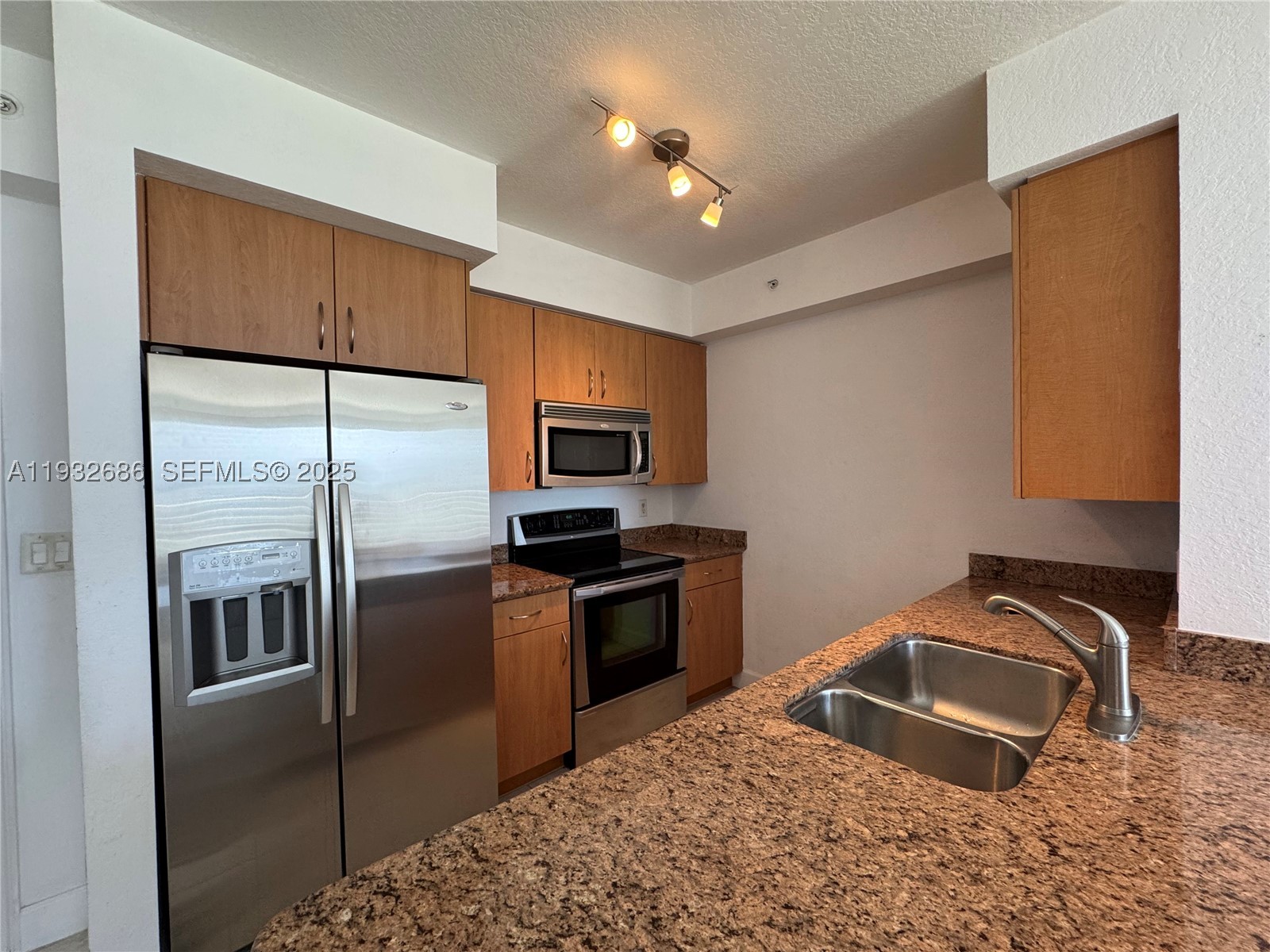 1830 Radius Dr 915 — photo